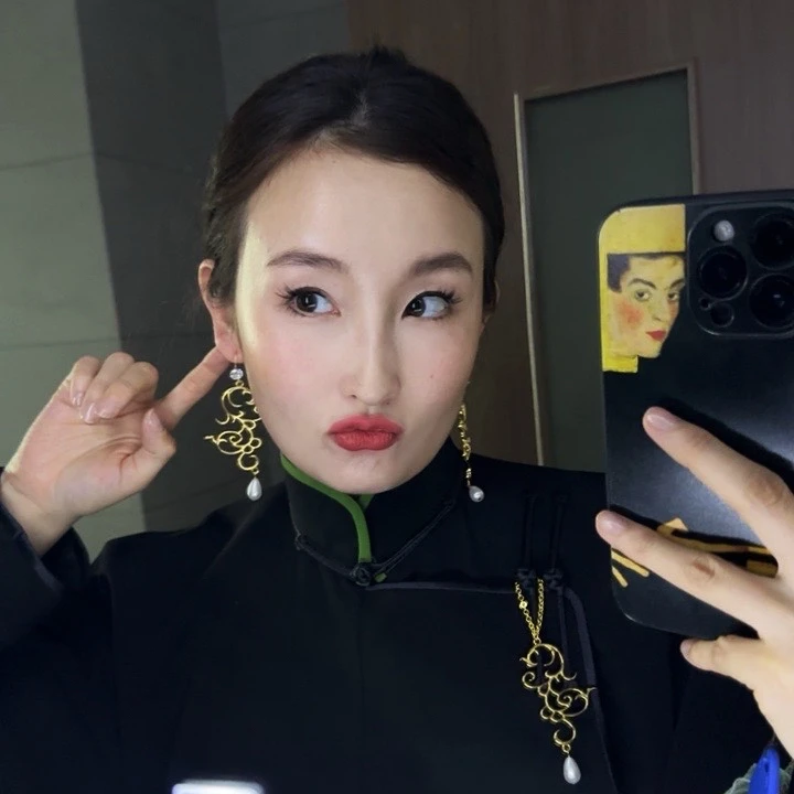 铜合金合成锆石耳饰 耳环➕扣带 金色套装 防过敏不掉色 好搭配