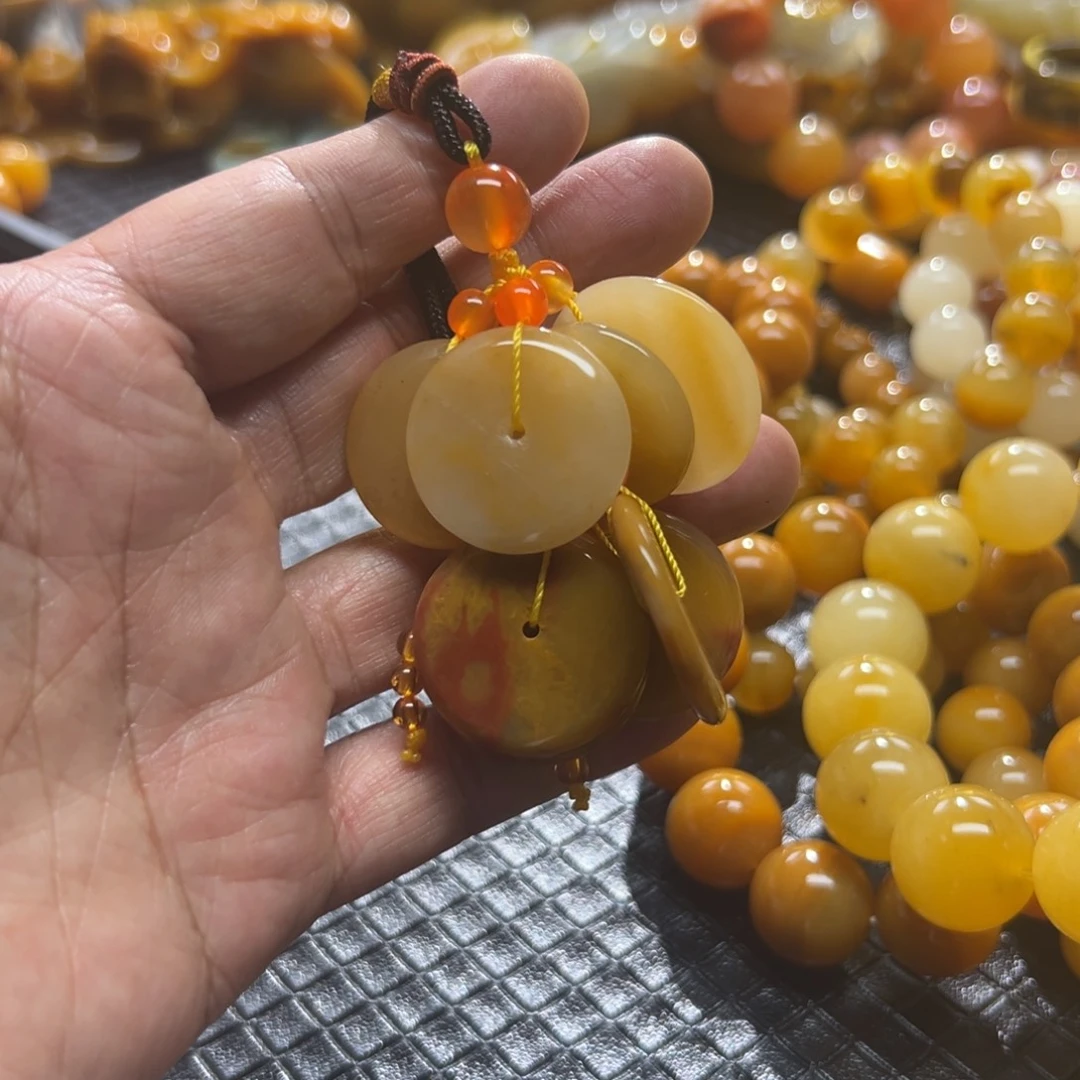 石英质玉未镶嵌颈饰