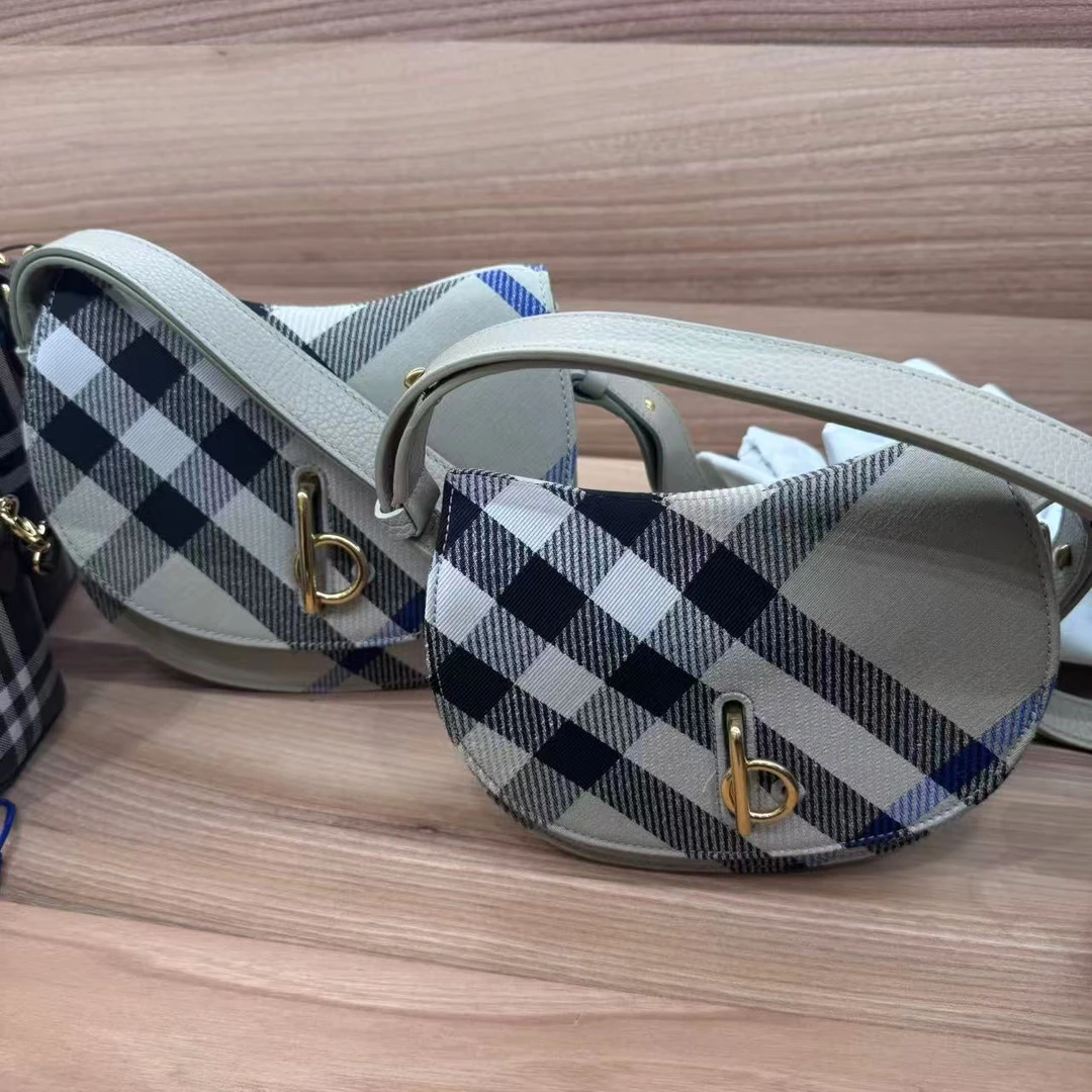 未使用 BURBERRY/博柏利 灰色格纹马鞍包
