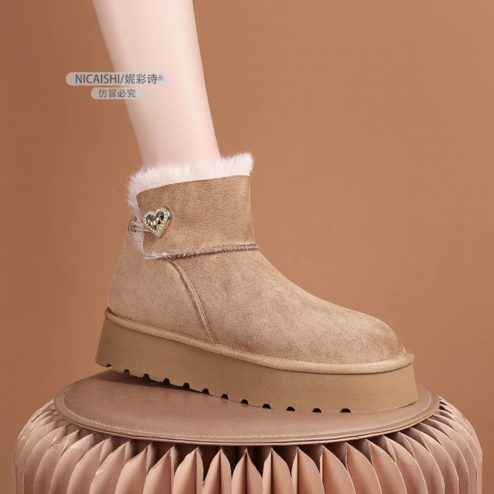 2025年新款厚底雪地靴女防水短筒一脚蹬保暖加绒休闲女靴3578