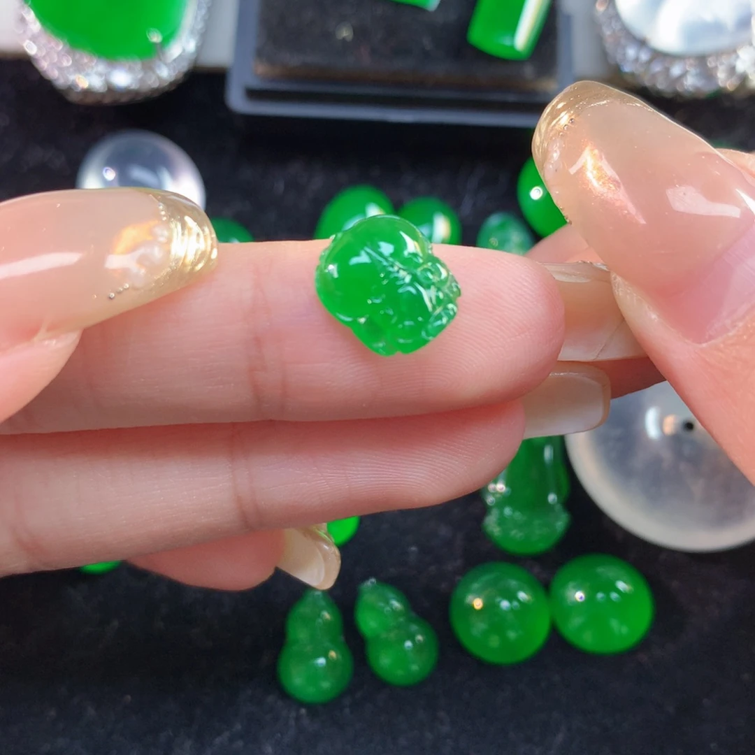 翡翠裸石10.1/8.7/3.70