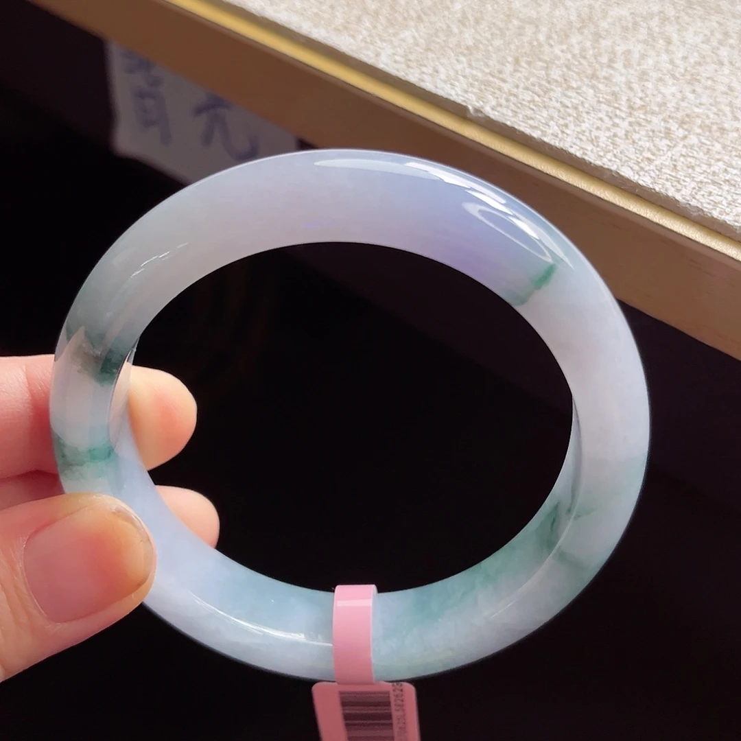 翡翠手镯未镶嵌手镯