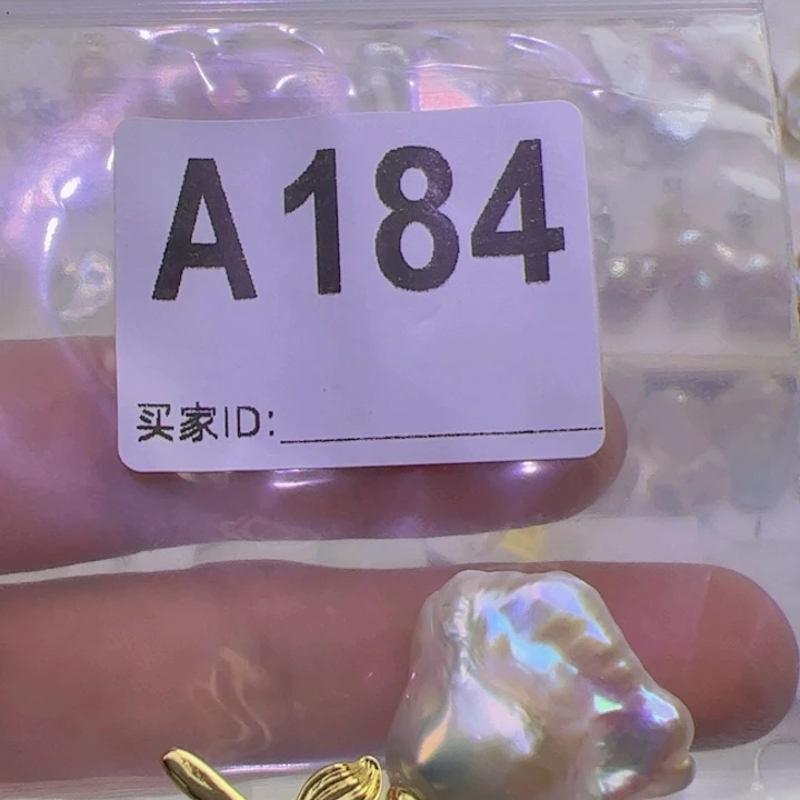 淡水珍珠颈饰合金