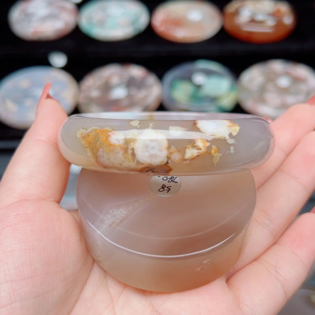 玛瑙/玉髓手镯未镶嵌58