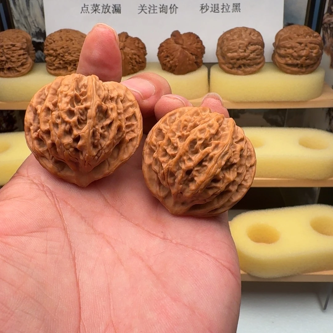 ****廉吊坠文玩核桃血灯笼
