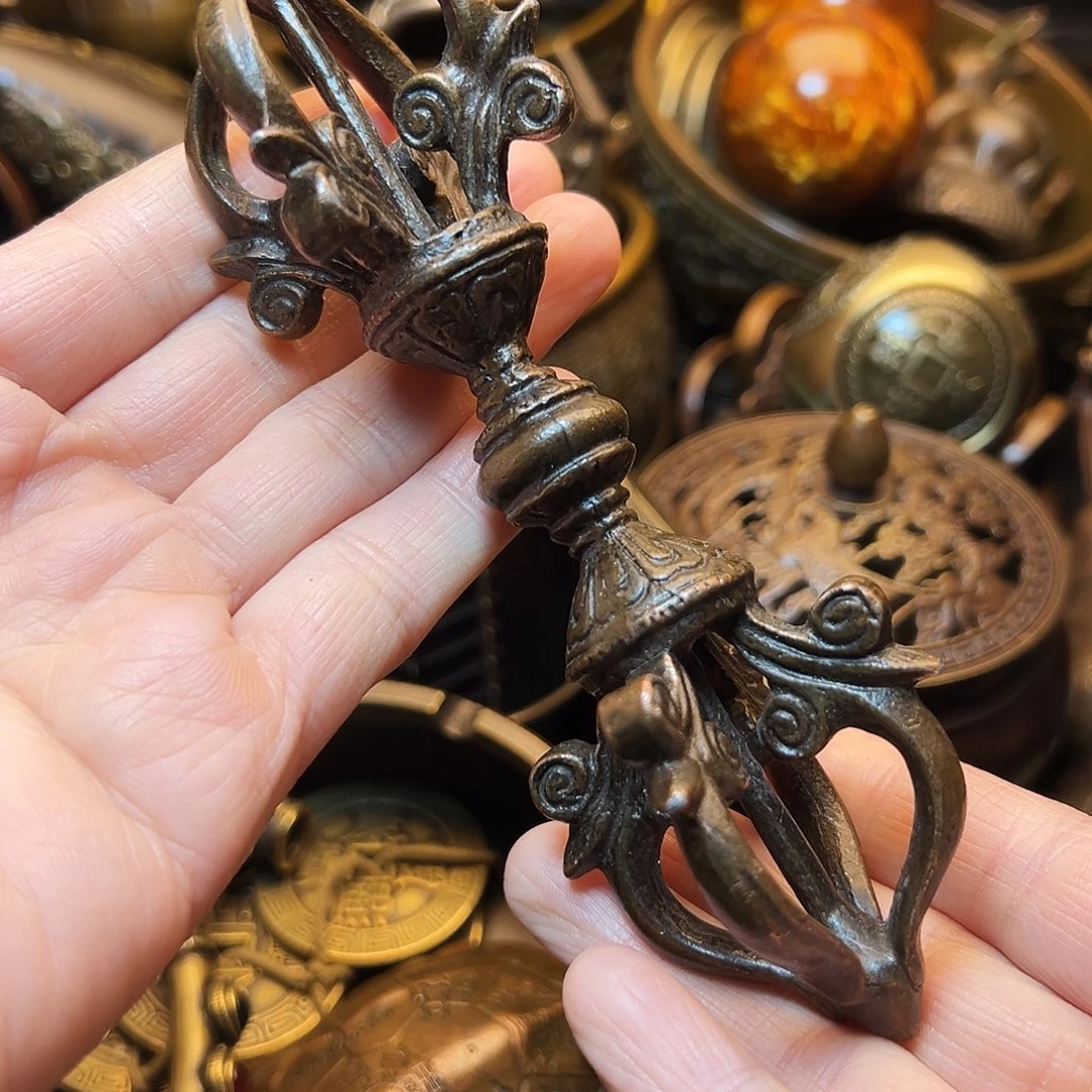精美铜器工艺品等