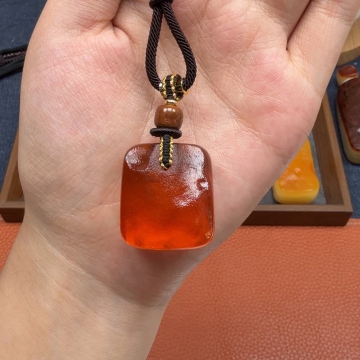 蜜蜡未镶嵌吊坠(赠链)