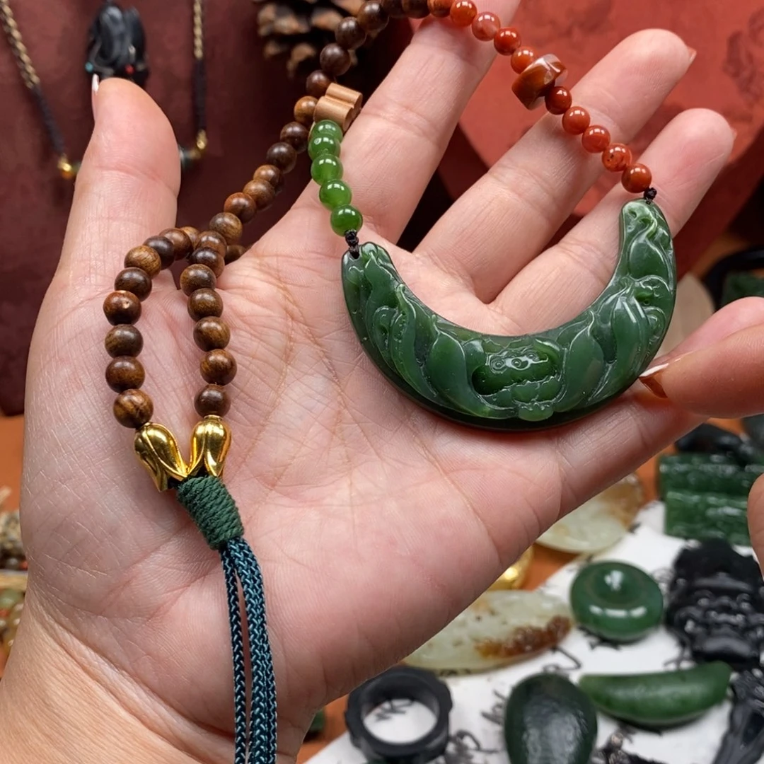 和田玉未镶嵌颈饰