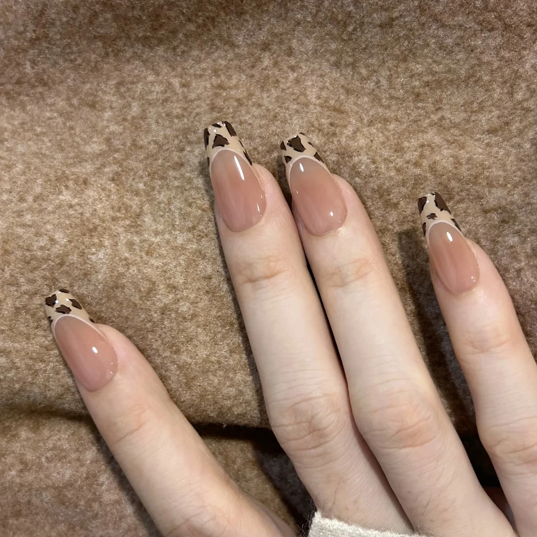 焦糖摩卡棕法式手工豹纹穿戴甲显白百搭新款法式美甲贴片辣妹学生
