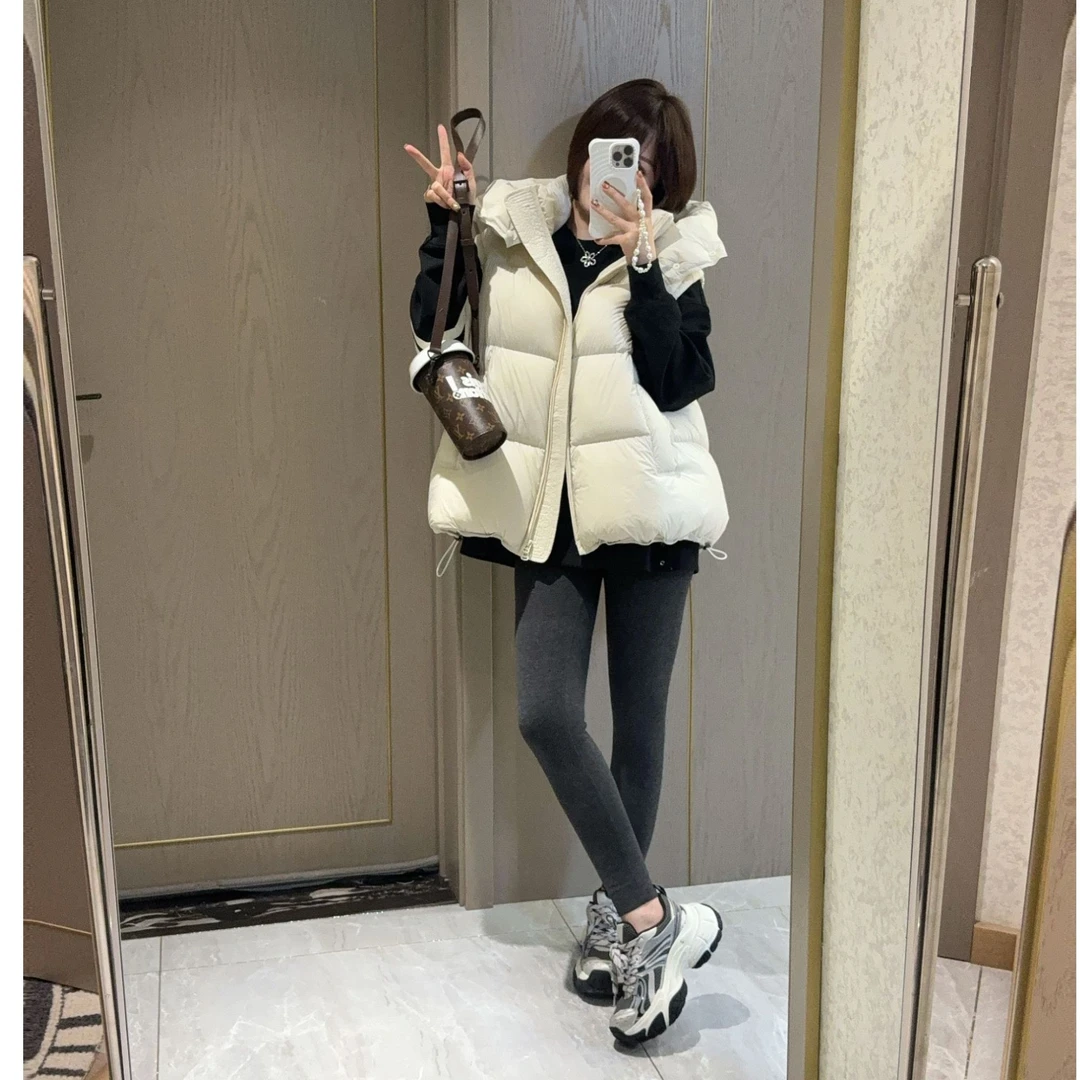 静静哈尼  【连帽羽绒马甲】90白鸭绒时尚保暖宽松羽绒马甲Y82503