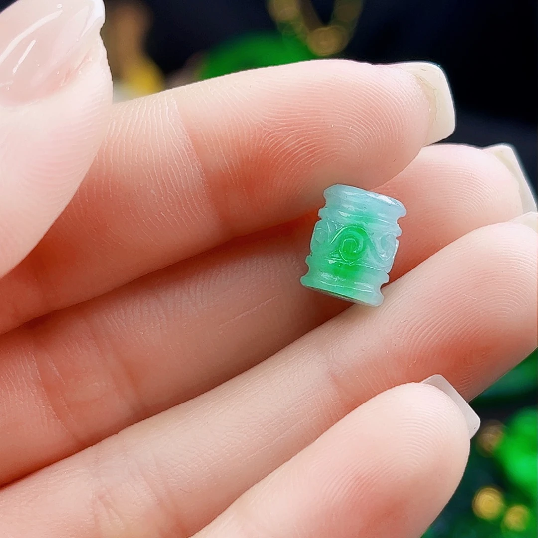 颈饰未镶嵌翡翠多样性