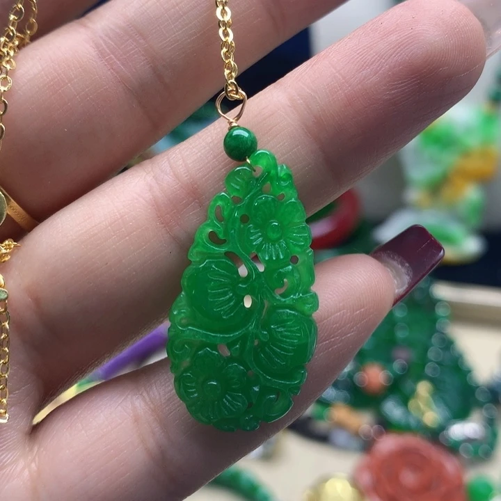 翡翠颈饰未镶嵌吊坠