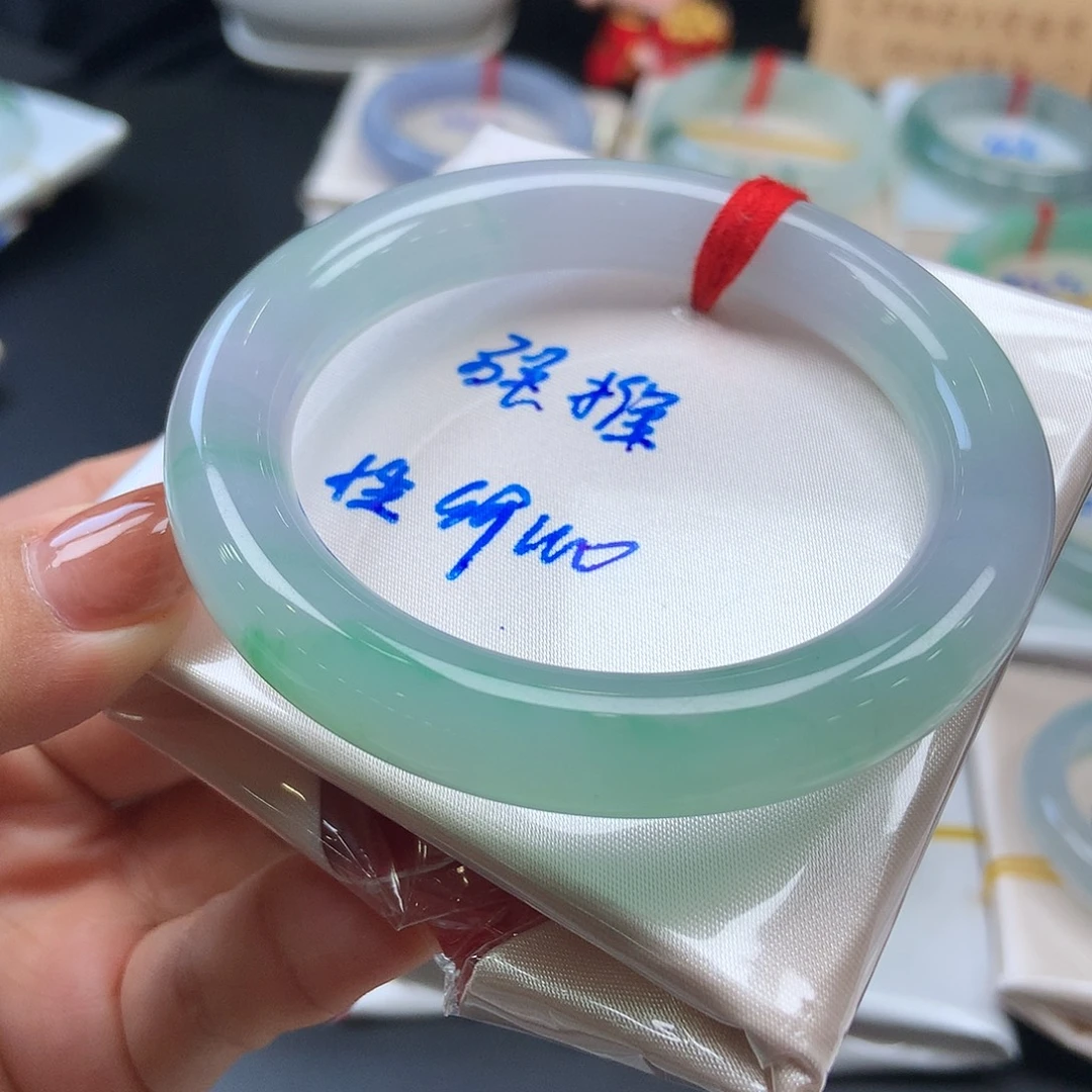 翡翠未镶嵌手镯88号春彩
