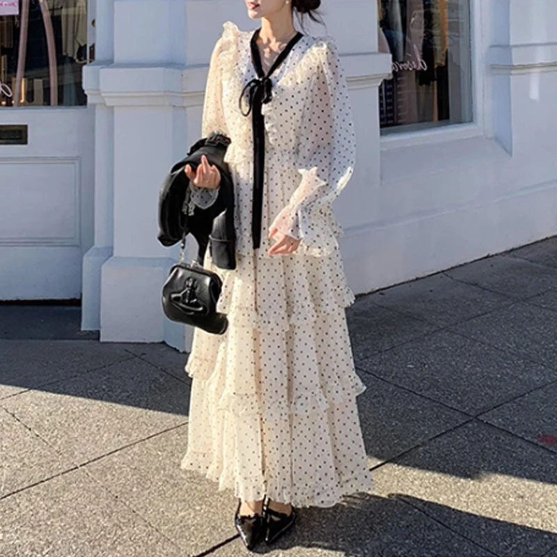 韩系 波尔卡序曲 秋季法式收腰波点蛋糕长款连衣裙长袖女2025新款