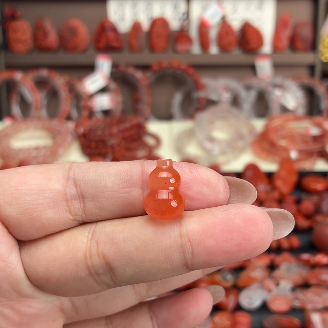 愛***葉南红玛瑙未镶嵌颈饰小胖葫芦