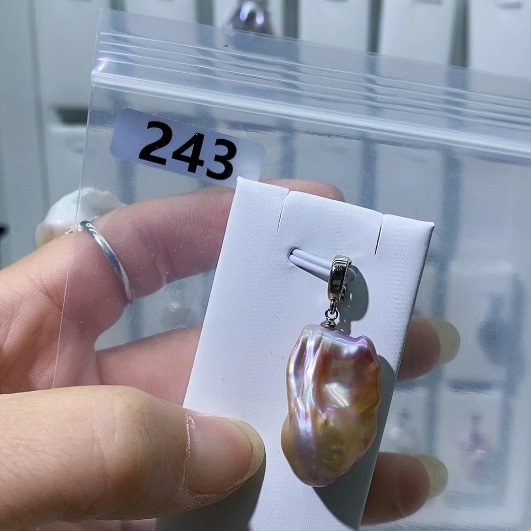 淡水珍珠合金颈饰