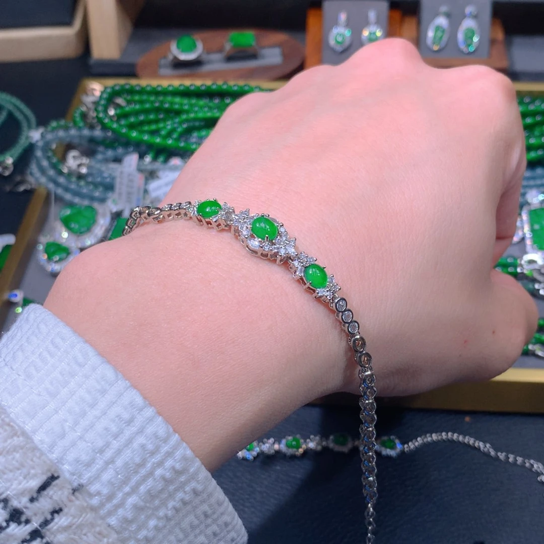 翡翠吊坠(赠链)未镶嵌天然