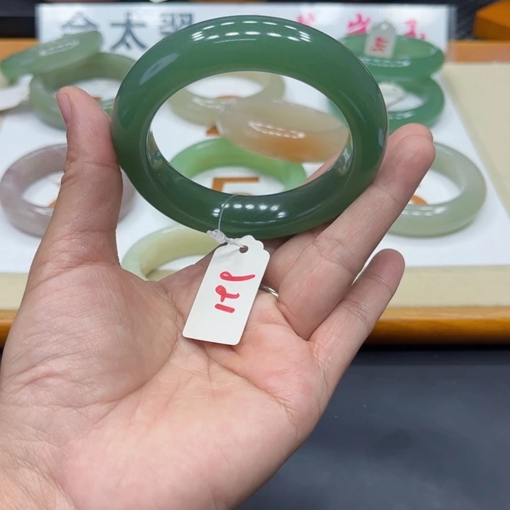 未镶嵌手镯石英质玉风***转