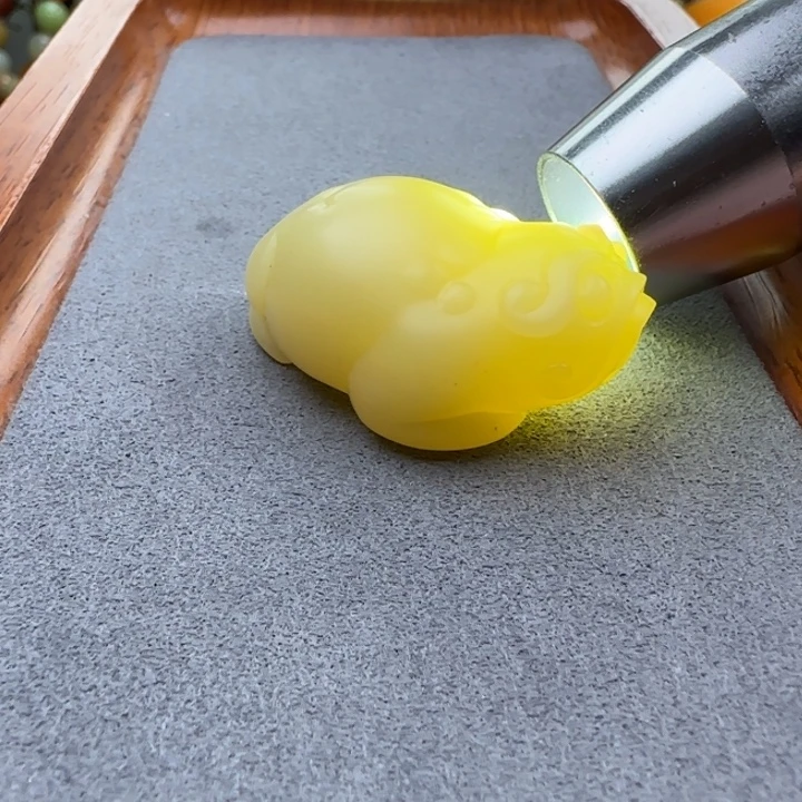 石英质玉未镶嵌颈饰