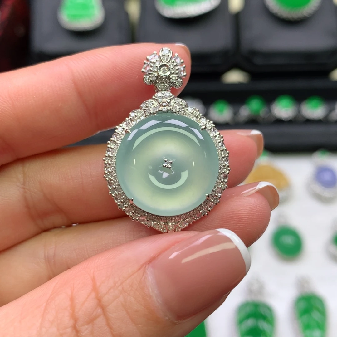 翡翠吊坠(不含链)18K金镶嵌