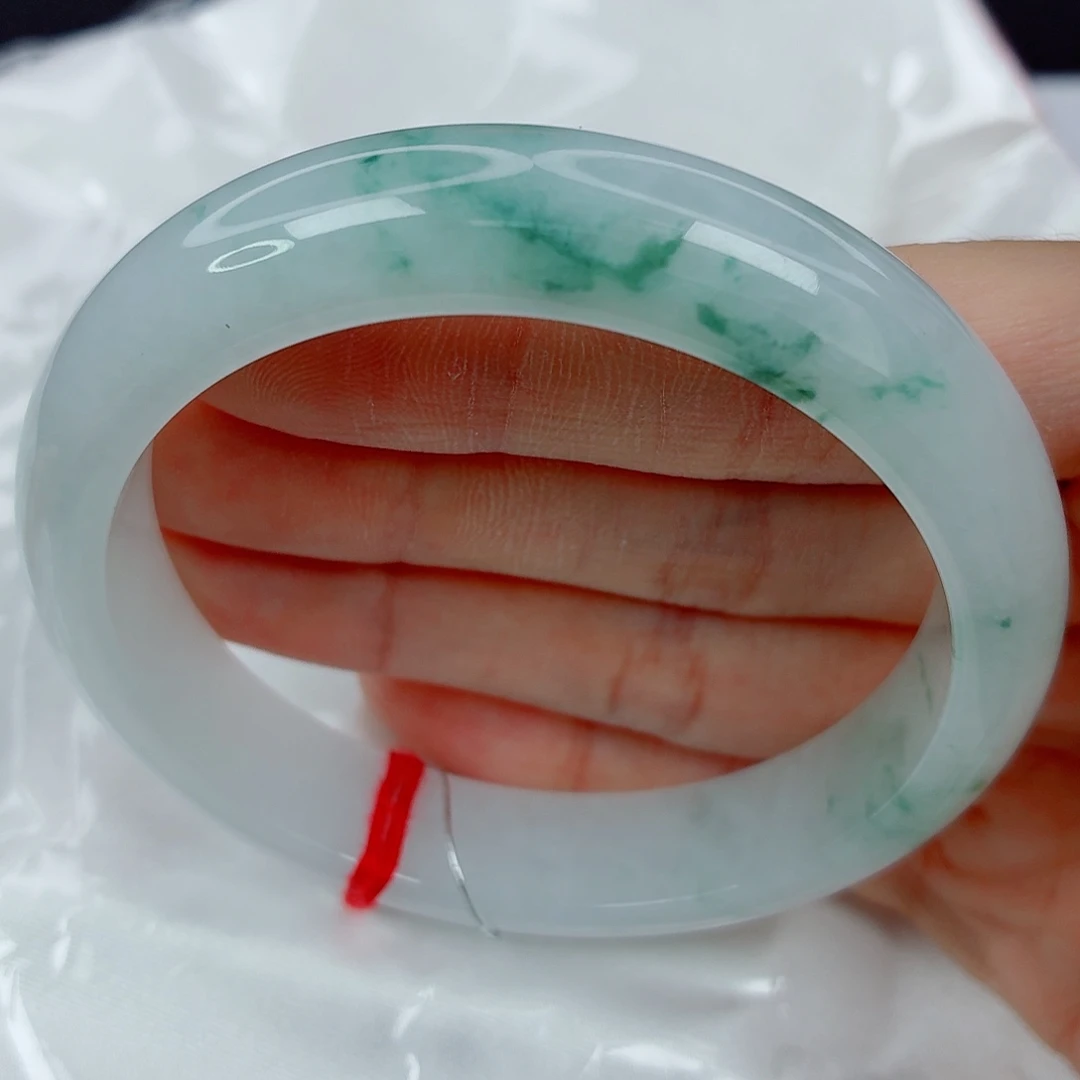 翡翠未镶嵌手镯58正圈，牛奶白飘花，完整，29