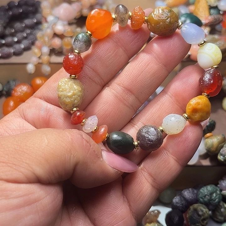 阿拉善彩玛瑙手串