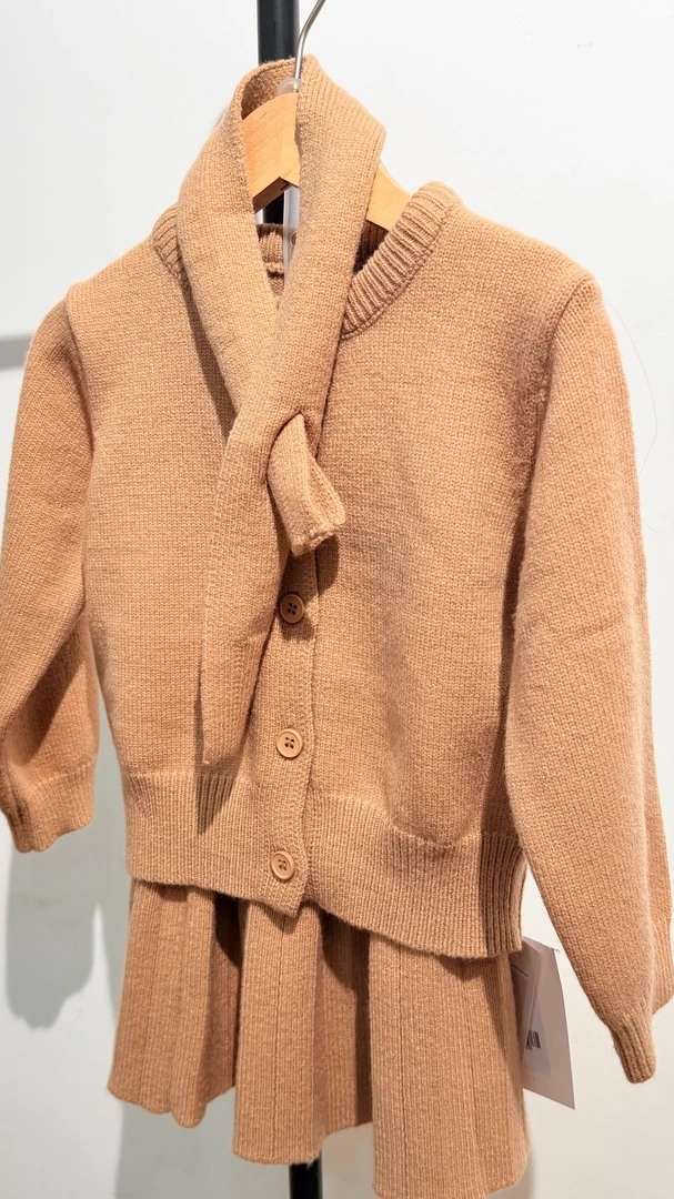 女装秋季韩版时尚时尚套装休闲风连衣裙气质纯色