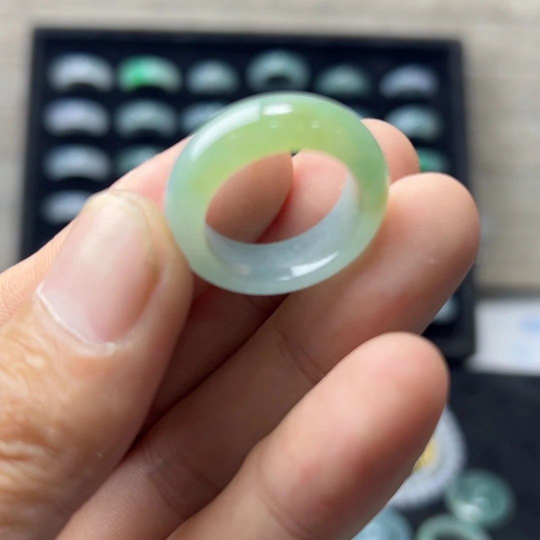 定制翡翠未镶嵌圈口18号