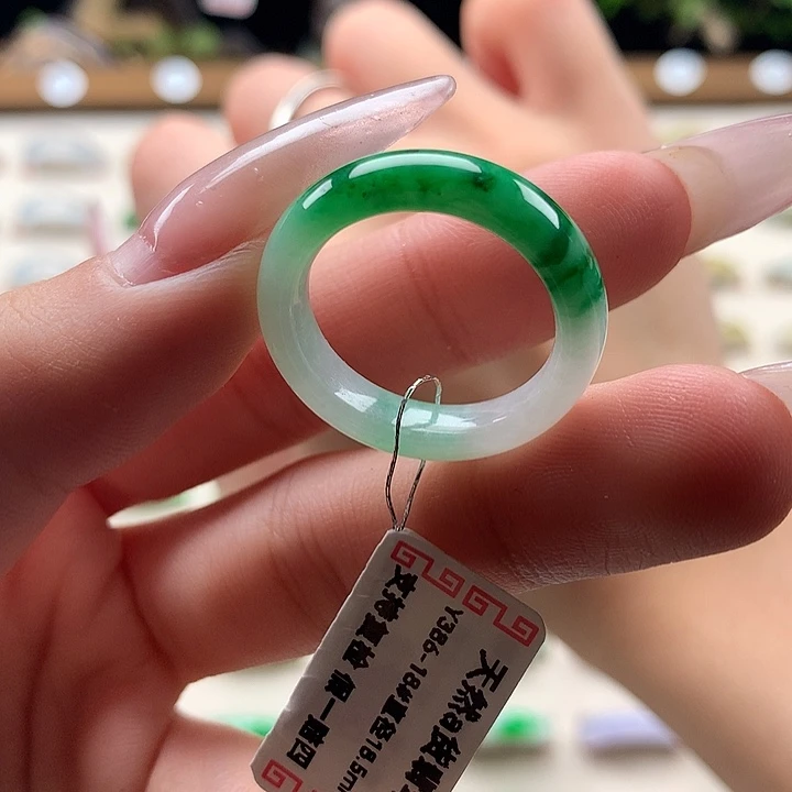 翡翠未镶嵌戒指Y386 18圈