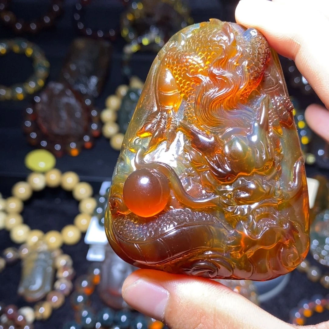 未镶嵌琥珀珠宝奇石