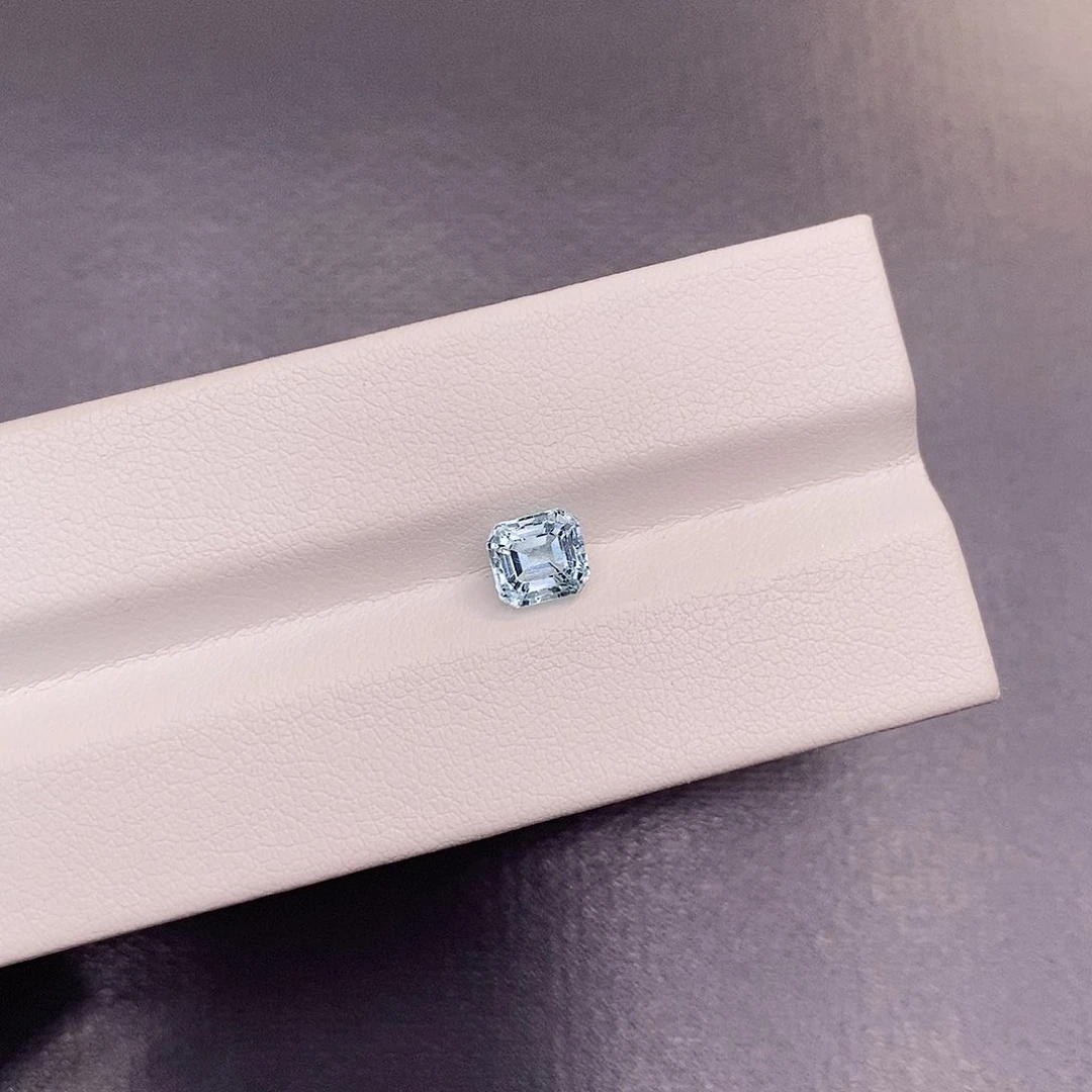 裸石海蓝宝石0.99克拉