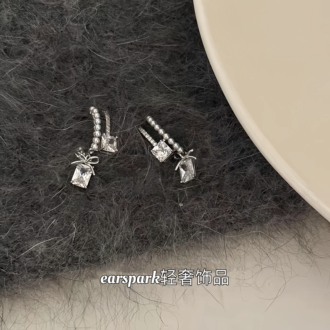 EarSpark 铜合金耳饰 精致闪亮耳钉