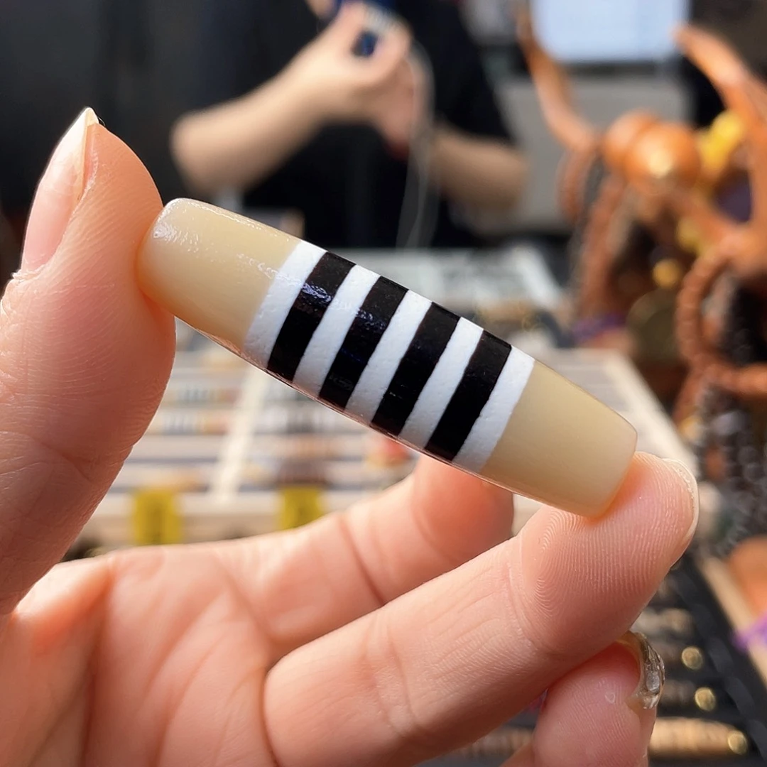 玛瑙/玉髓颈饰未镶嵌宝***牙
