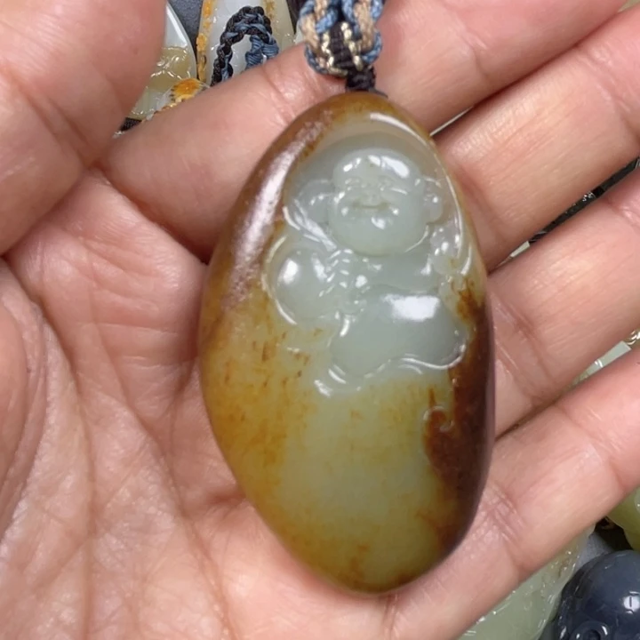 执***着和田玉未镶嵌挂件