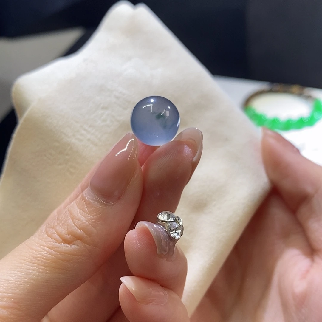 翡翠挂件未镶嵌Y****o鉴赏