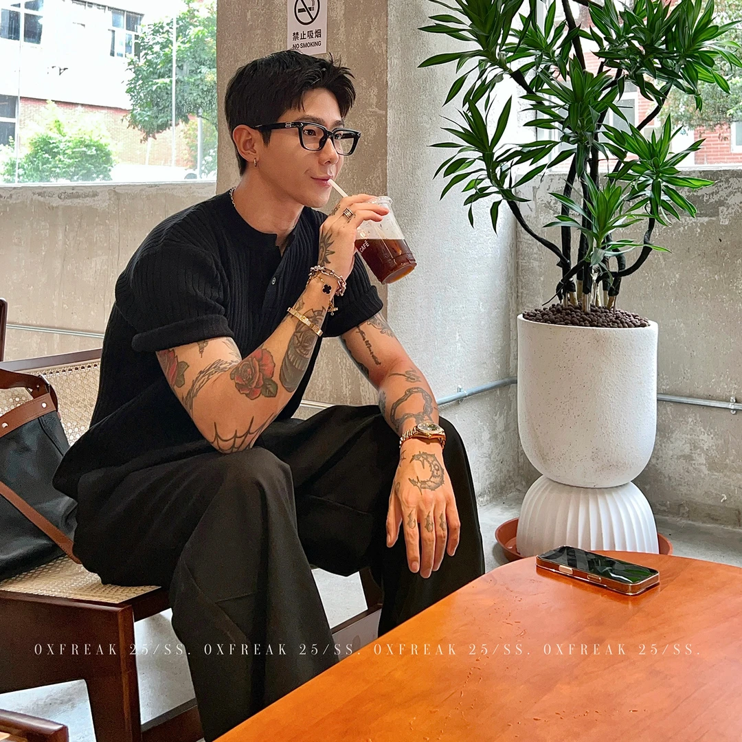 OXFREAK「褶皱肌理坑条」老钱风针织亨利领短袖t恤男正肩v领半袖