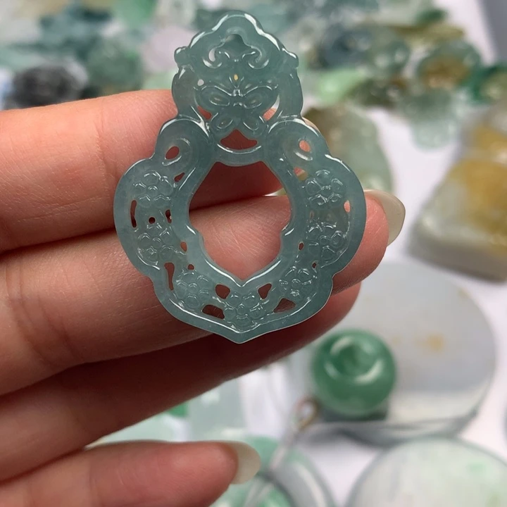 翡翠未镶嵌颈饰翡翠