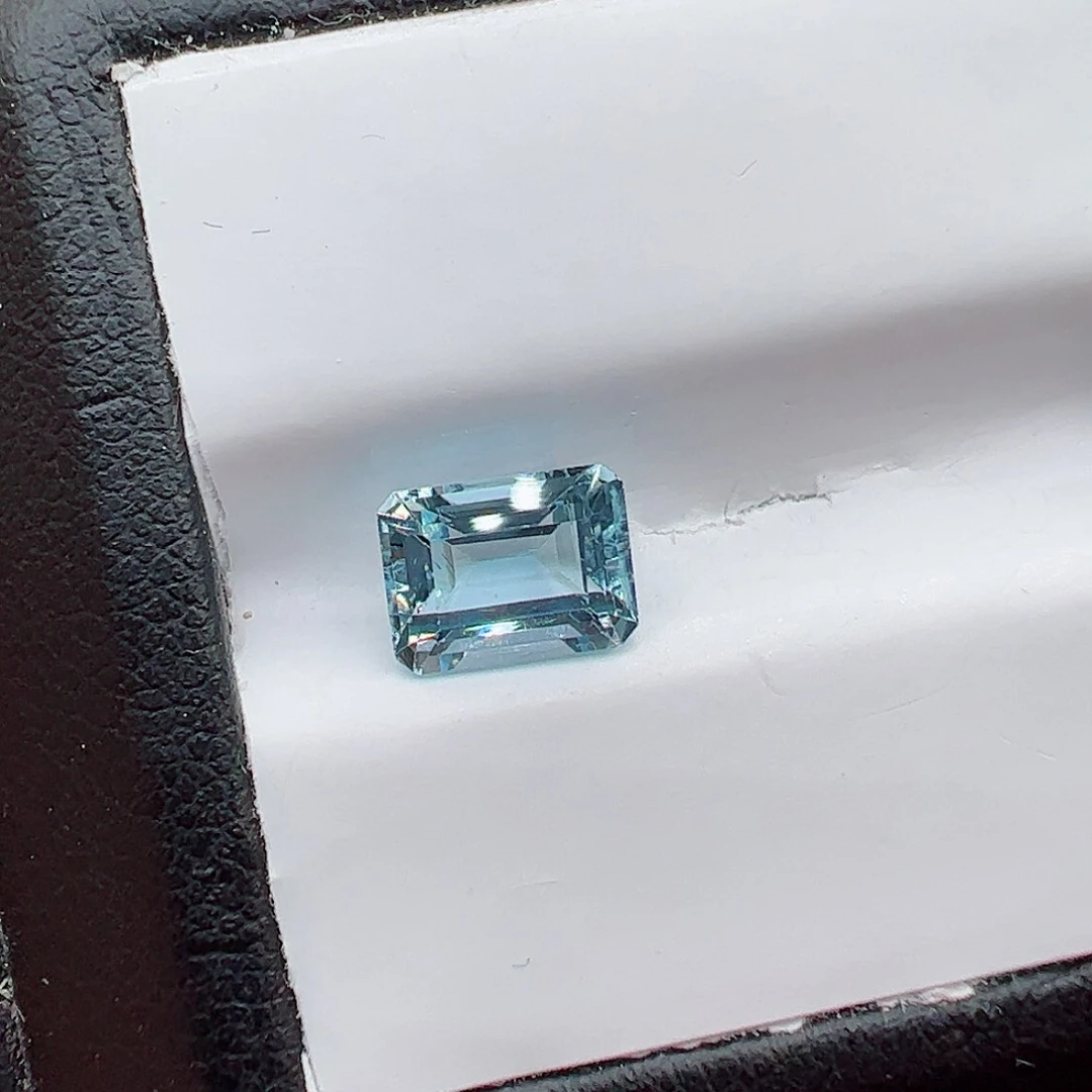 海蓝宝石裸石未镶嵌1.62克拉