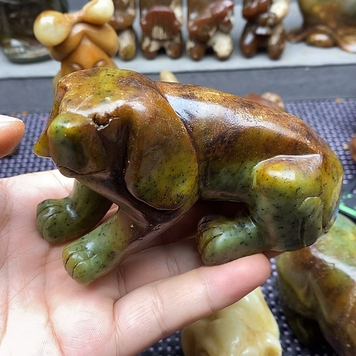 未镶嵌蛇纹石玉颈饰用****2
