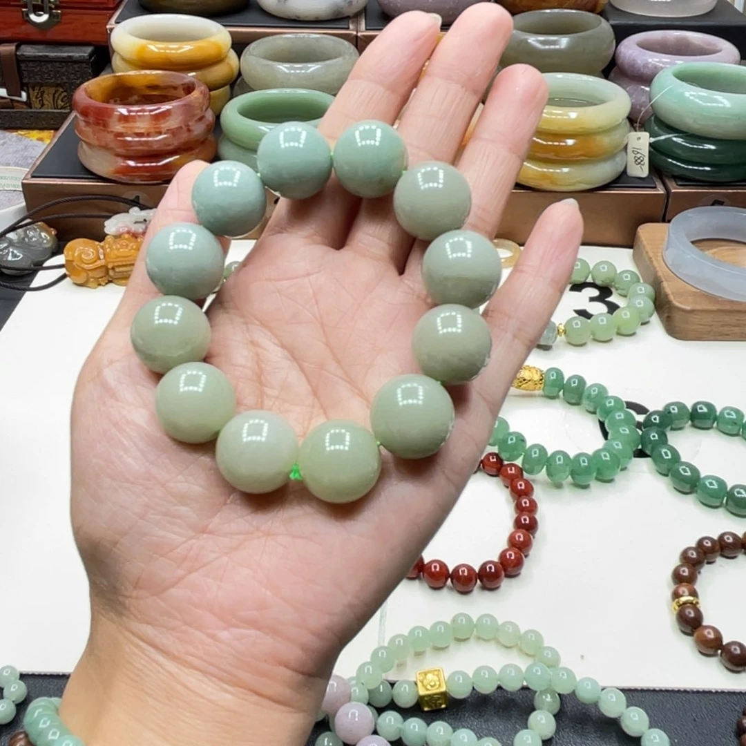 未镶嵌石英岩玉珠宝奇石