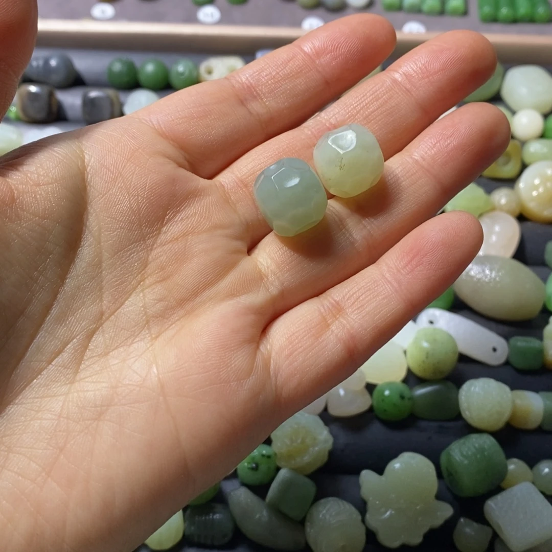 和田玉未镶嵌车挂