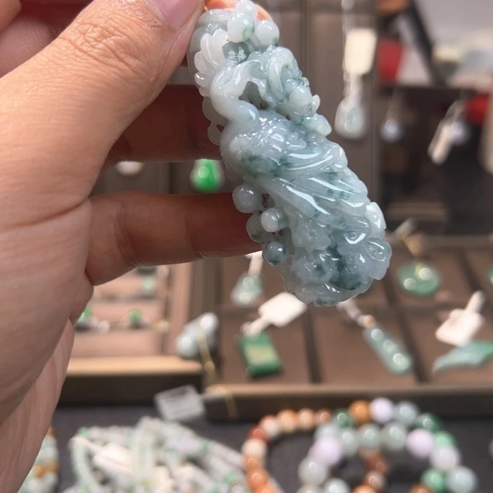 翡翠未镶嵌颈饰缅甸翡翠吊坠