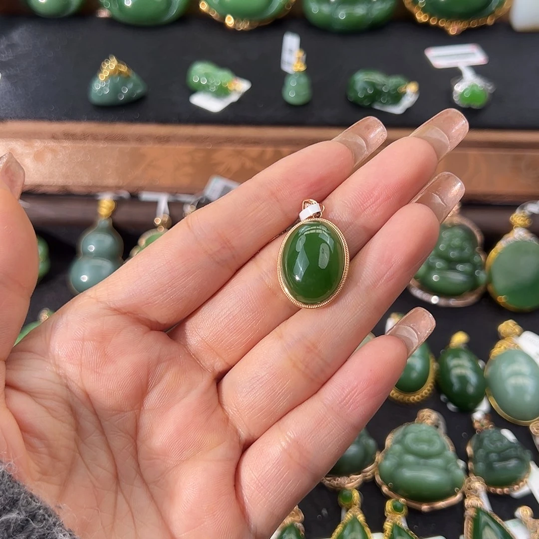 和田玉（碧玉）18K金镶嵌颈饰