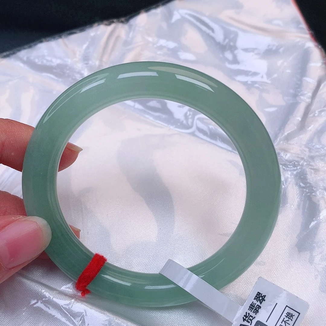 未镶嵌手镯翡翠是*珊翡翠A货手镯244号