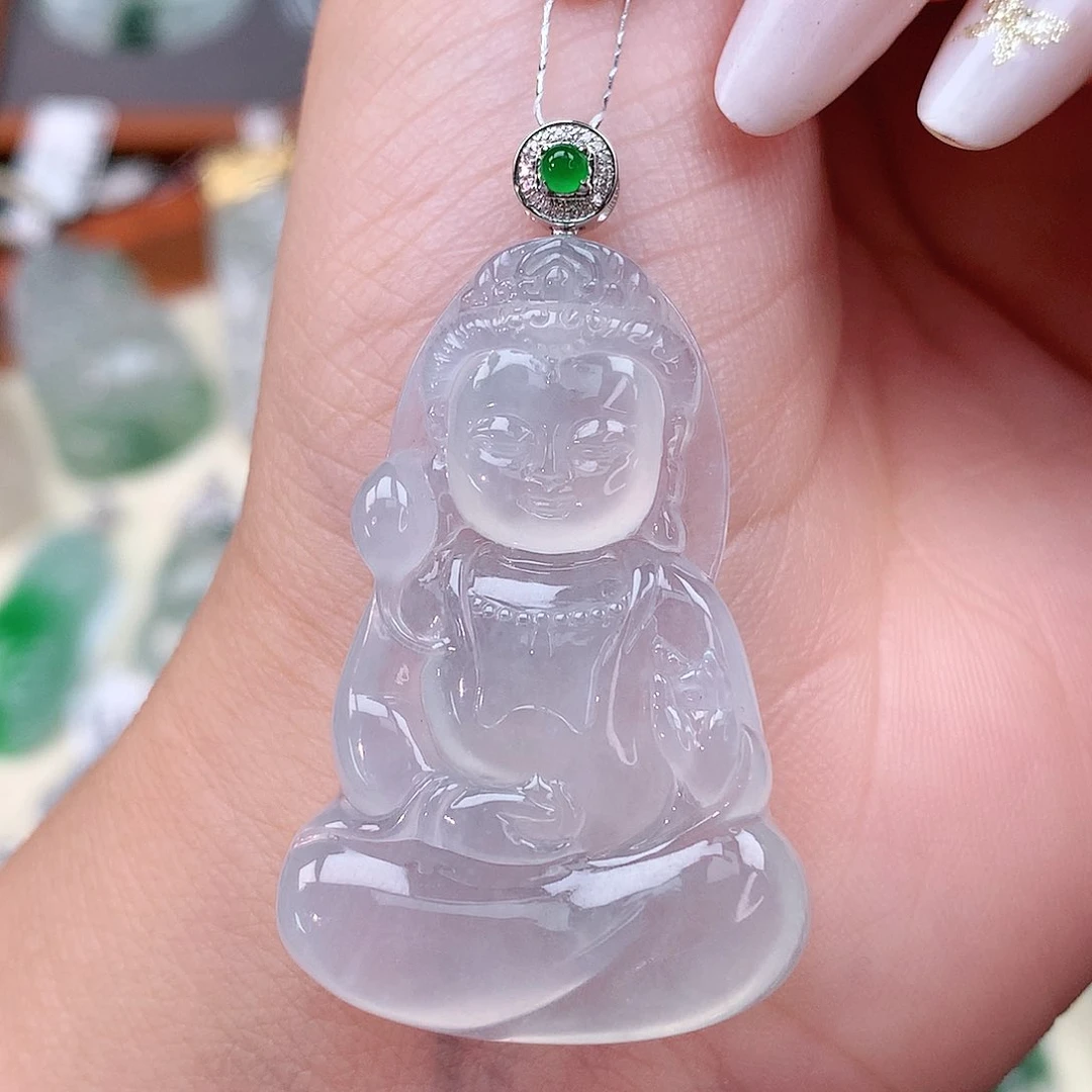 颈饰18K金镶嵌翡翠观音