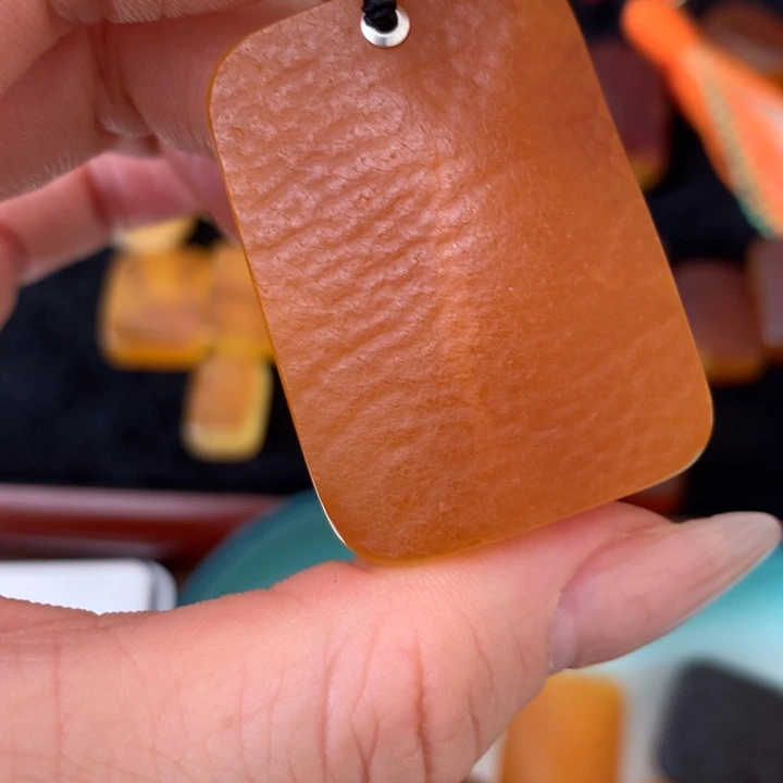 原皮留皮切牌吊坠