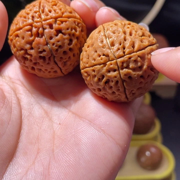 文玩核桃吊坠四瓣金刚菩提