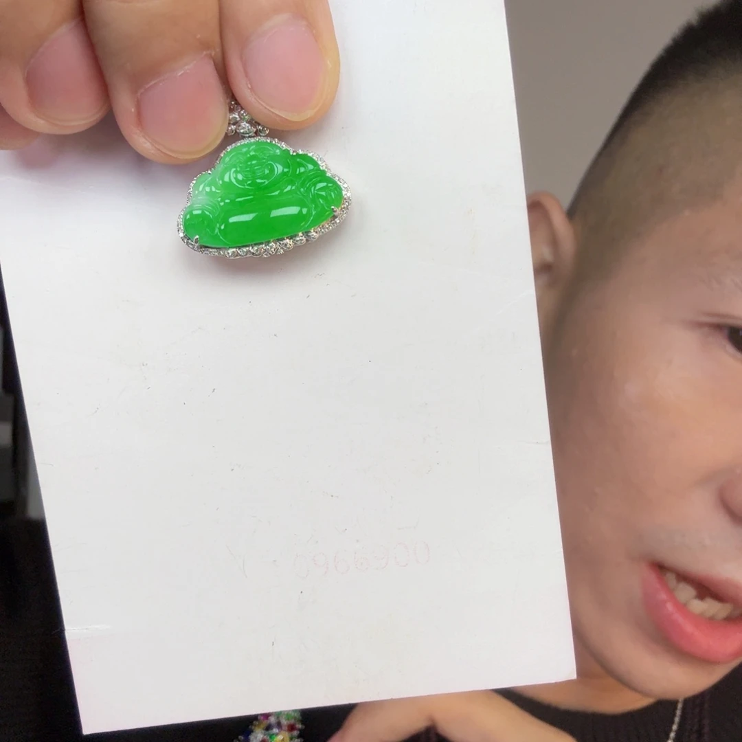 ****翡翠18K金镶嵌颈饰一件