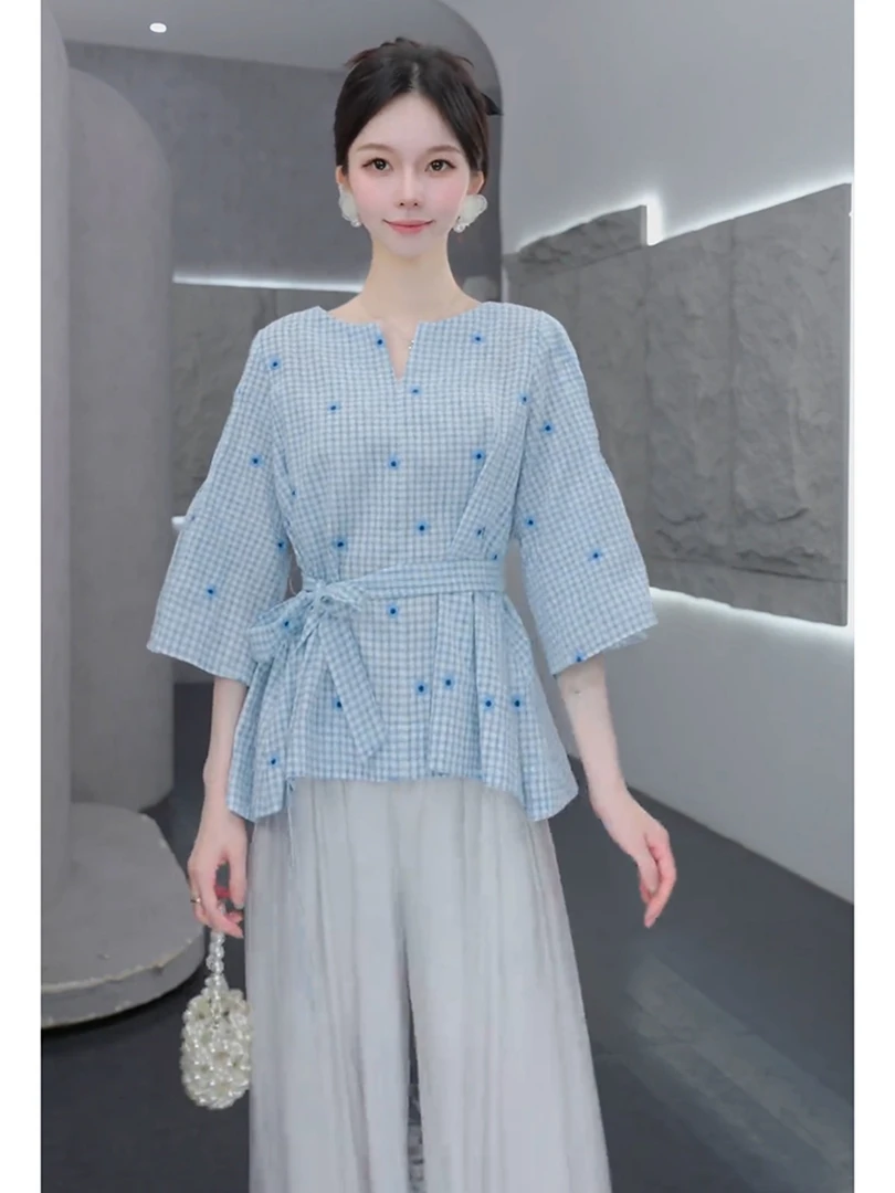 法式独特精致小上衣轻熟小众不撞款高级感通勤韩系蓝色系带衬衫秋