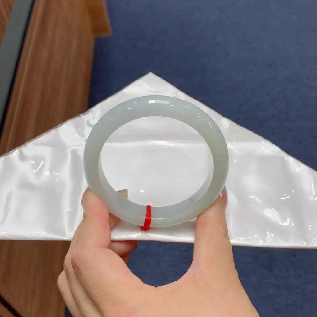 翡翠手镯未镶嵌买断